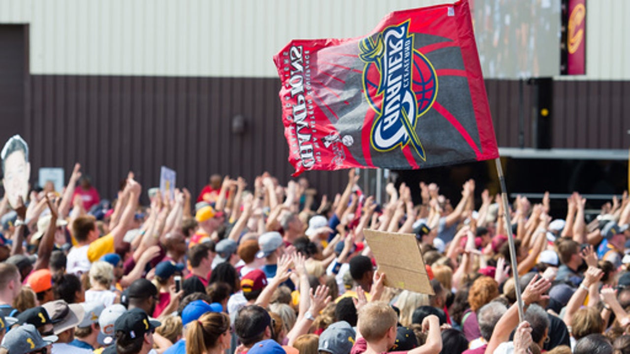Massive crowd packs Cleveland for Cavs' NBA title parade